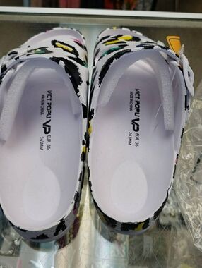 VCT POPU White Floral Comfort Clogs